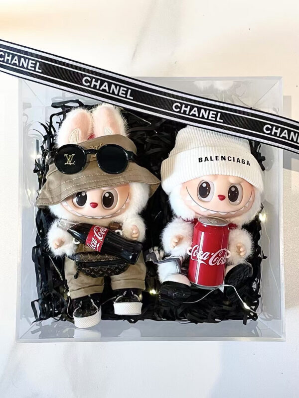 LABUBU Gift Box: It contains two LABUBU dolls and two sets of clothes. - Image 2