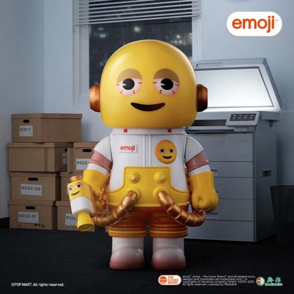 MEGA SPACE MOLLY 100% × Emoji Series - Image 13